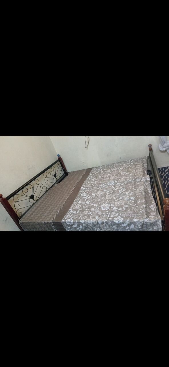 Al Thuqbah, Household Items, SAR 250,  Metal Cot 200&times;180 (without Mattress)