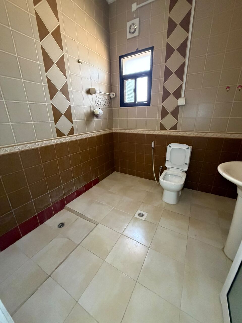 Kabul, Apartments, Flats, Houses & Villas, AFN 200/year,  100 Sq. Meter,  للإيجار شقة كبيرة في بوقوة سرايا2