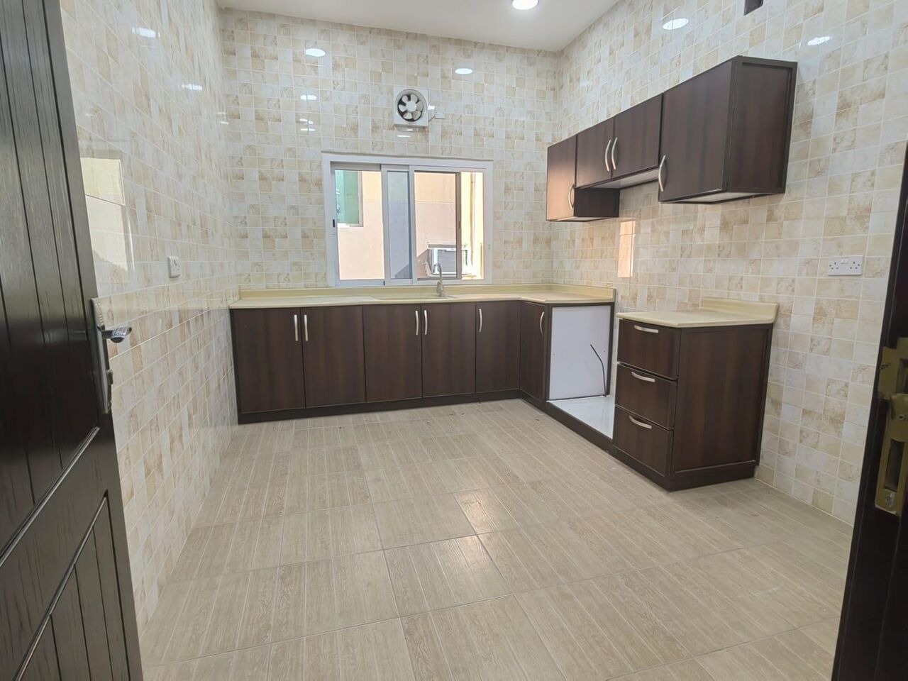 Kabul, Apartments, Flats, Houses & Villas, AFN 210/year,  100 Sq. Meter,  🏢 للإيجار | شقة في منطقة توبلي