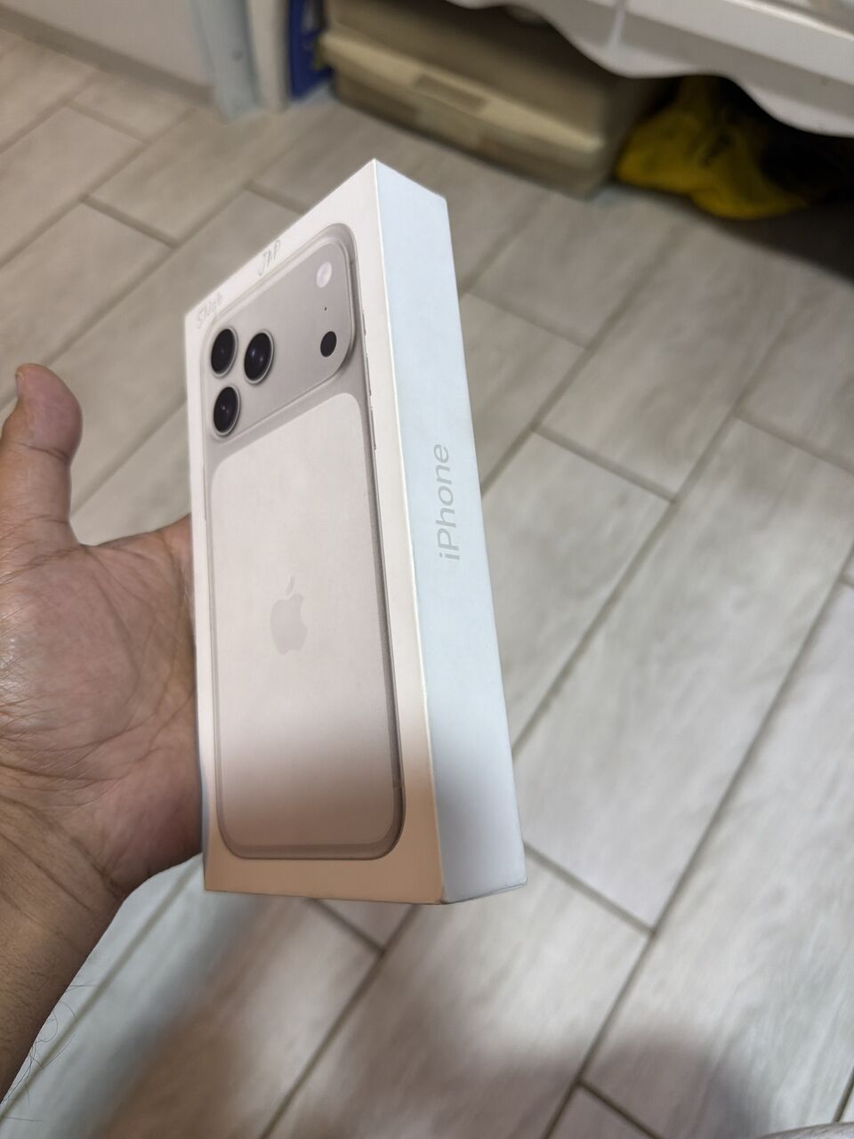 Riyadh, Mobile Phones, SAR 5600,  IPhone 17 Pro Max 512 GB Silver Color (Brand New)