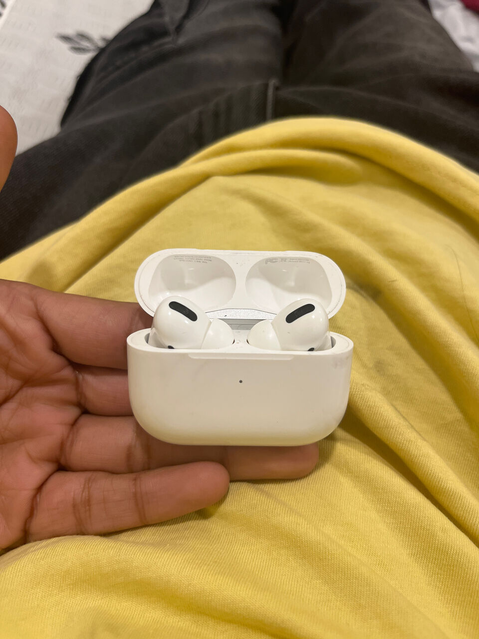 Dammam, Electronics, SAR 300,  🎧 Apple AirPods Pro – For Sale