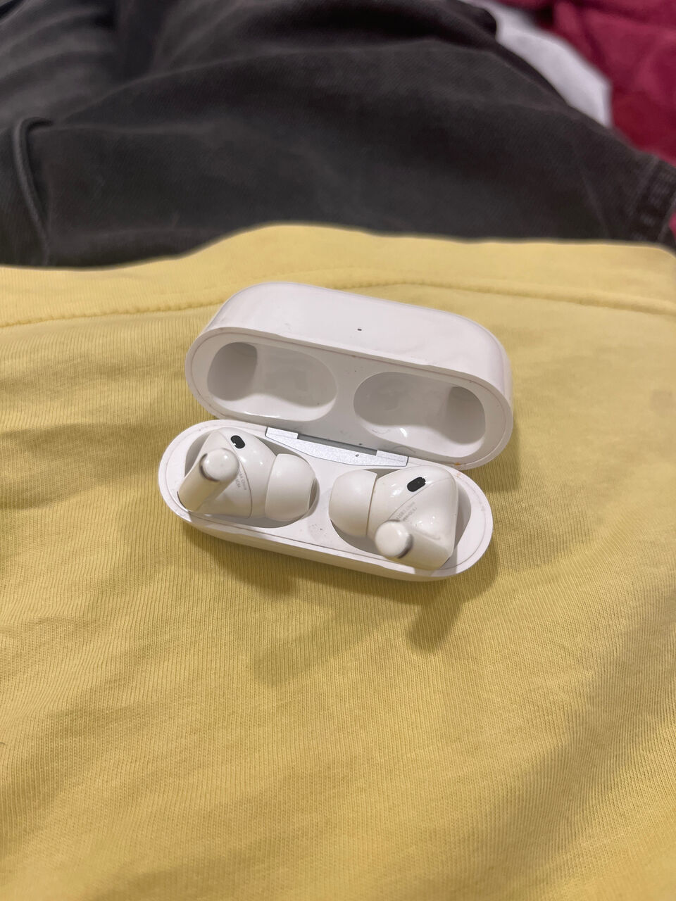 Dammam, Electronics, SAR 300,  🎧 Apple AirPods Pro – For Sale