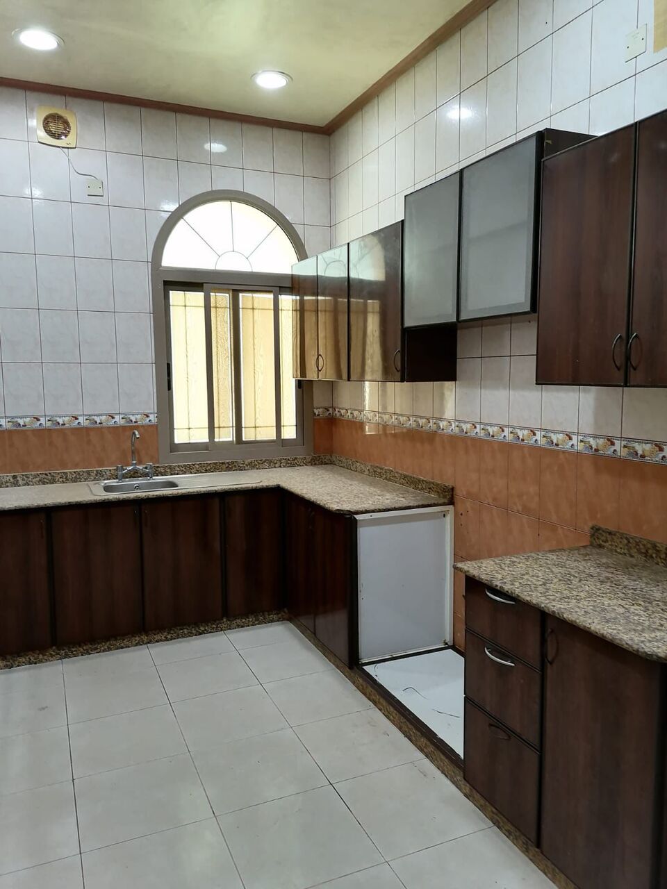 Kabul, Apartments, Flats, Houses & Villas, AFN 200/year,  100 Sq. Meter,  للإيجار شقة في الدير