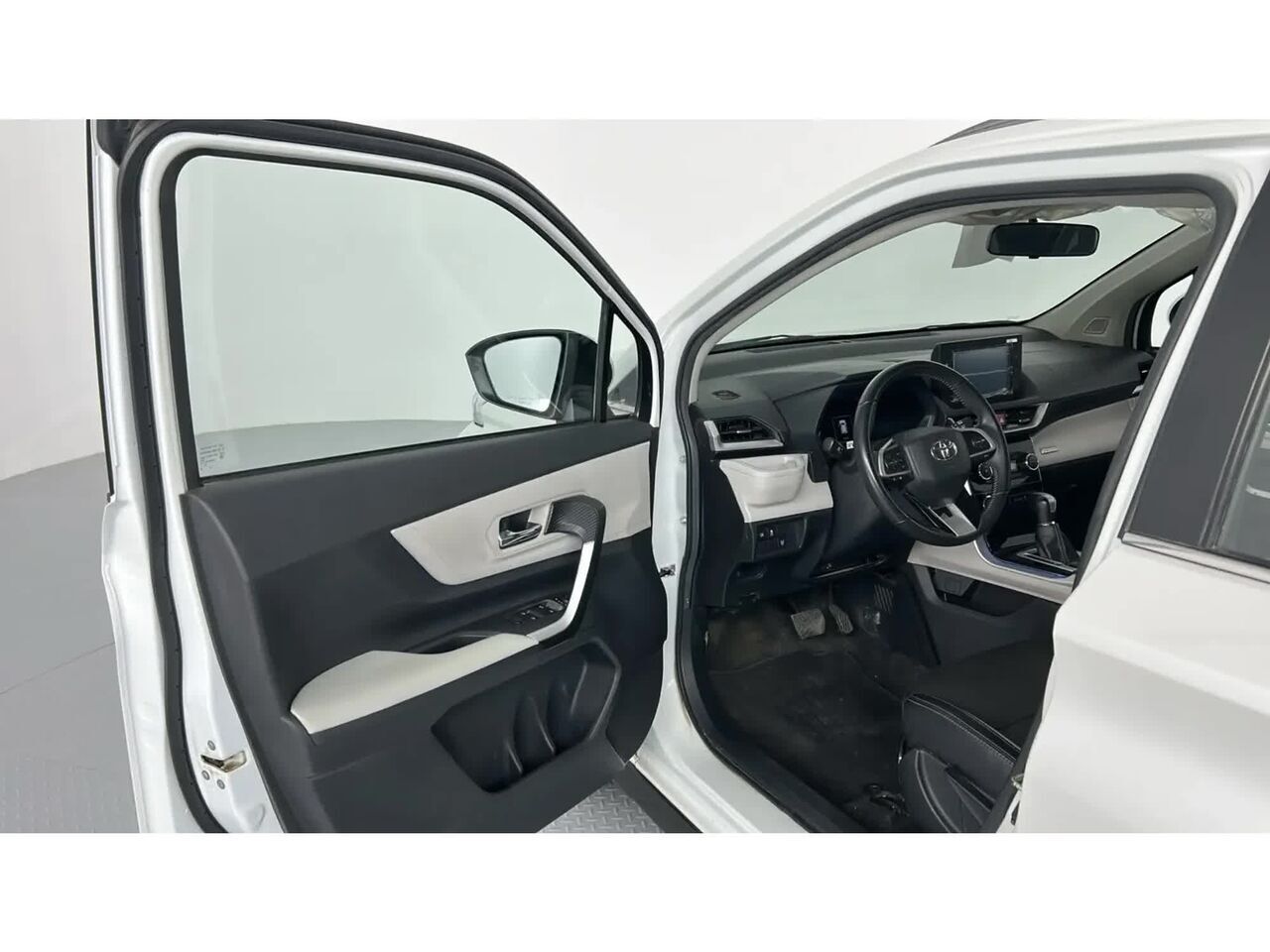 Dammam, Vehicles, Cars & Trucks , SAR 70000,  TOYOTA Veloz 2024, 32000 KM, 70000 SAR  SINGLE USER,  2024,  Automatic,  32000 KM,