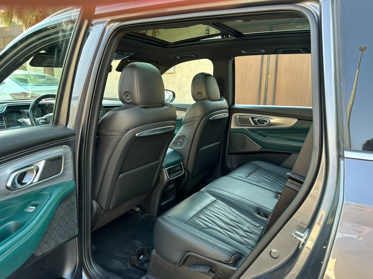 Riyadh, Vehicles, Cars & Trucks , SAR 72000,  GAC GS8 4WD,  2023,  Automatic,  74000 KM,    Full Options With Sunroof N Sales Accident Free Car (family Exit Sales)