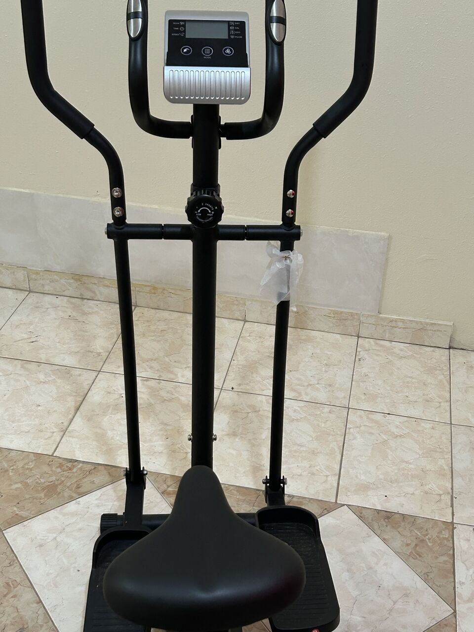 Jeddah, Health & Beauty Items, SAR 550,  Skyland Elliptical Exercise Machine Em1653