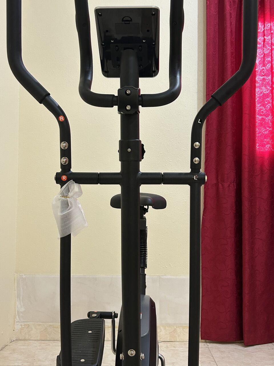 Jeddah, Health & Beauty Items, SAR 550,  Skyland Elliptical Exercise Machine Em1653