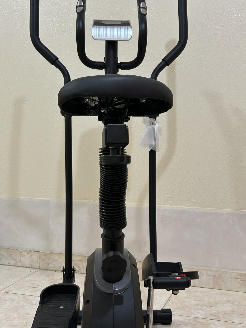 Jeddah, Health & Beauty Items, SAR 550,  Skyland Elliptical Exercise Machine Em1653