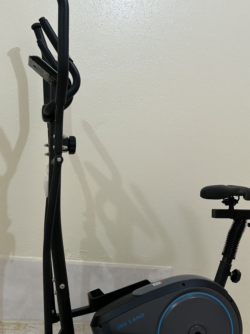 Jeddah, Health & Beauty Items, SAR 550,  Skyland Elliptical Exercise Machine Em1653