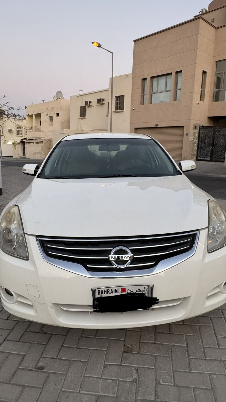 Adliya, Vehicles, Cars & Trucks , BHD 1500,  Nissan Altima,  2012,  Automatic,  124000 KM,    For Sale