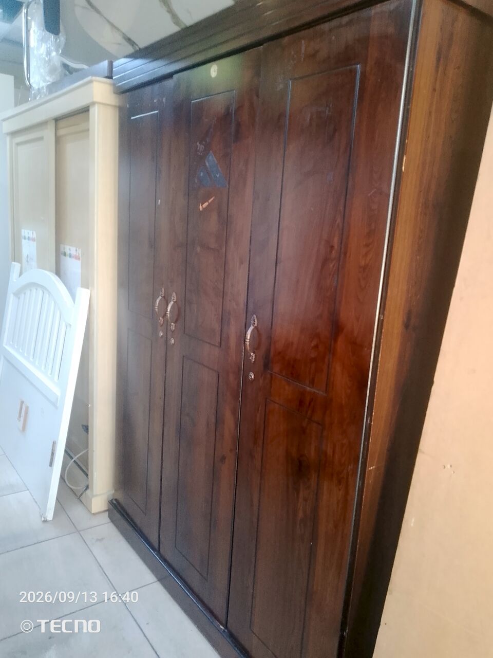 Jubail, Furniture, SAR 800,  Four Door Cupboard For Sell 400 SR/Three Door Cupboard 400 Sar Price Slightly Negotiate