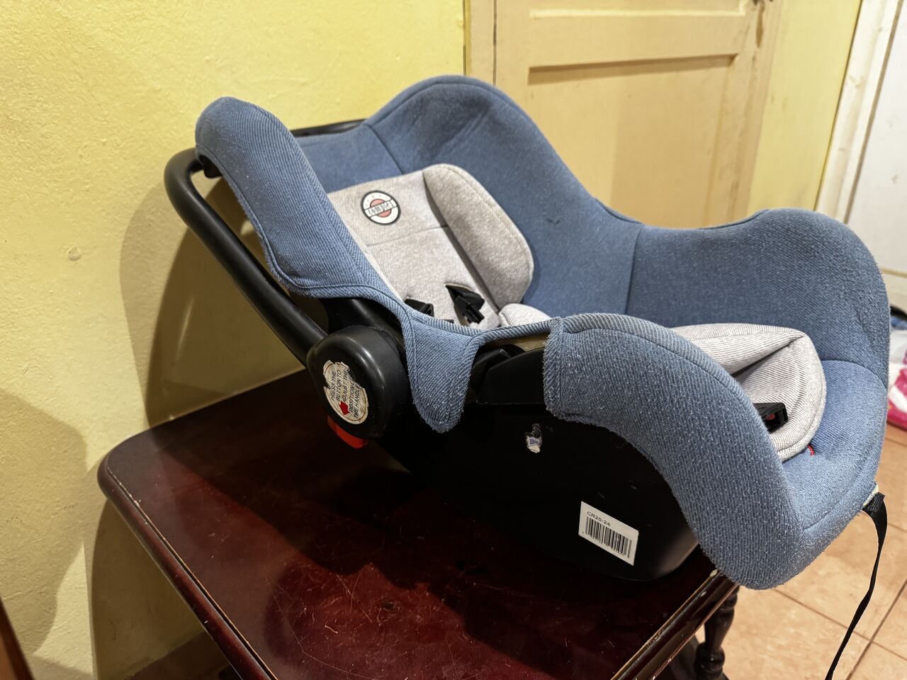 Al Khalidiyah, Baby & Kid Stuff, SAR 200,  Baby Car Seat And Baby Cord/Carrier