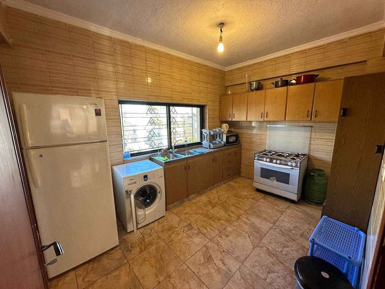 Jabal Al-Weibdeh, Rooms for Rent, JOD 200/month,  Furnished,  3 Rooms Available In A Shared Apartment In Jabal Al-Weibdeh For Rent Asap From 14/9/2026