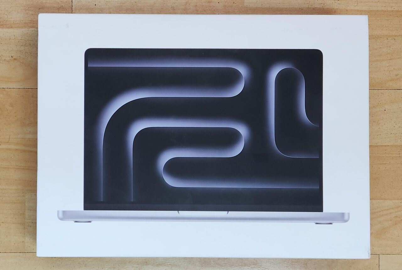 Riyadh, Computers, SAR 10999,  MacBook Pro M5 Pro 14&rdquo; 2026 24GB/1TB CPU:15CORE GPU:16CORE New Box Pack