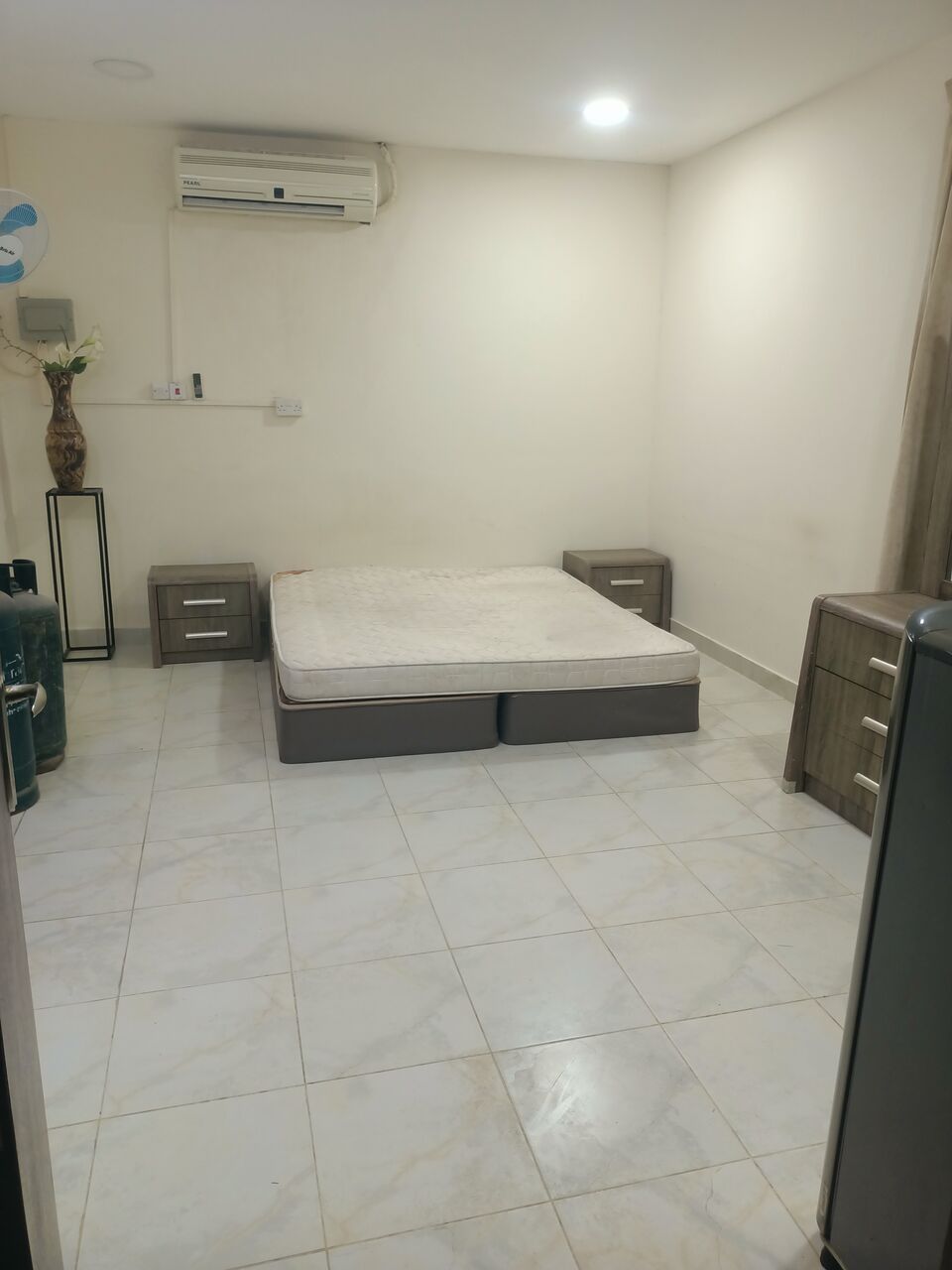 Gudaibiya, Apartments, Flats, Houses & Villas, BHD 160/month,  1 BR,  Fully Furnished 1 Bedroom Flat For Rent In Gudaibiya With Electricity