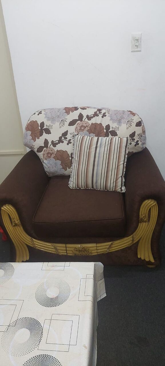 Jubail Industrial City, Furniture, SAR 350,  5 Seats Sofa Set With Table Free