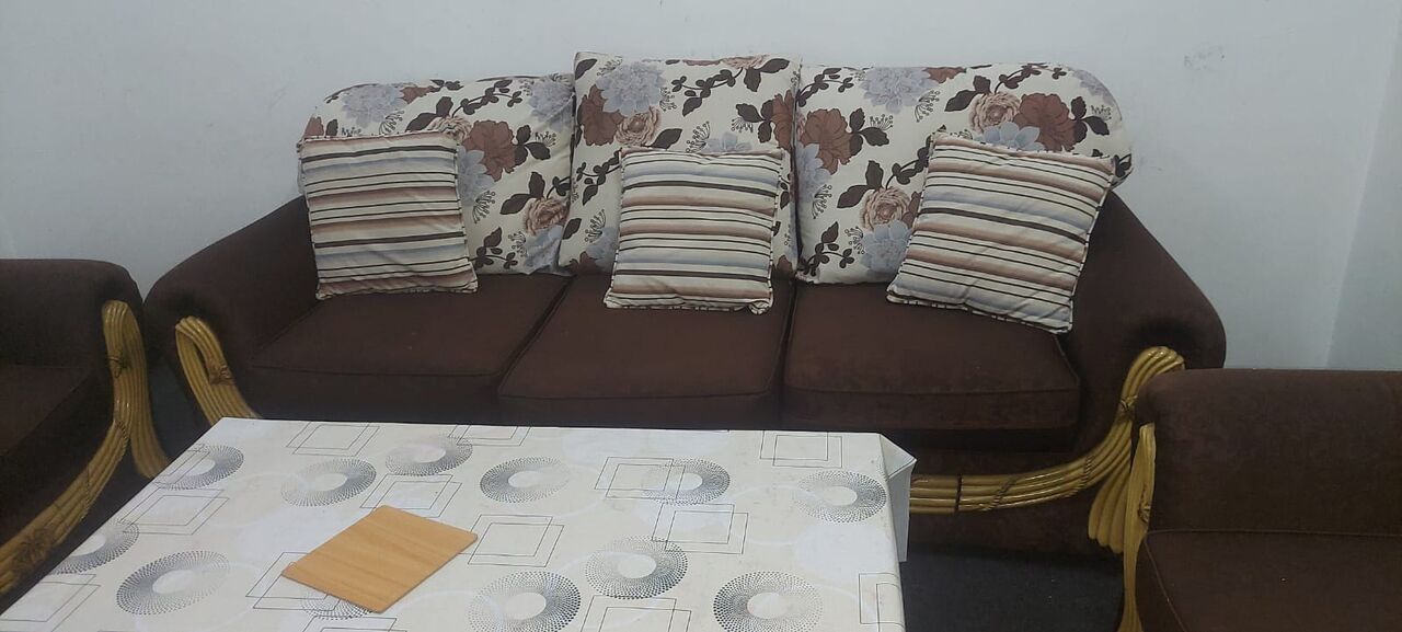 Jubail Industrial City, Furniture, SAR 350,  5 Seats Sofa Set With Table Free