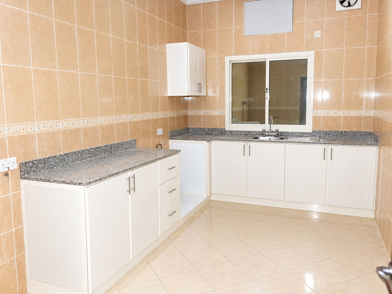 Jannusan, Apartments, Flats, Houses & Villas, BHD 150/year,  2 BR,  RENT