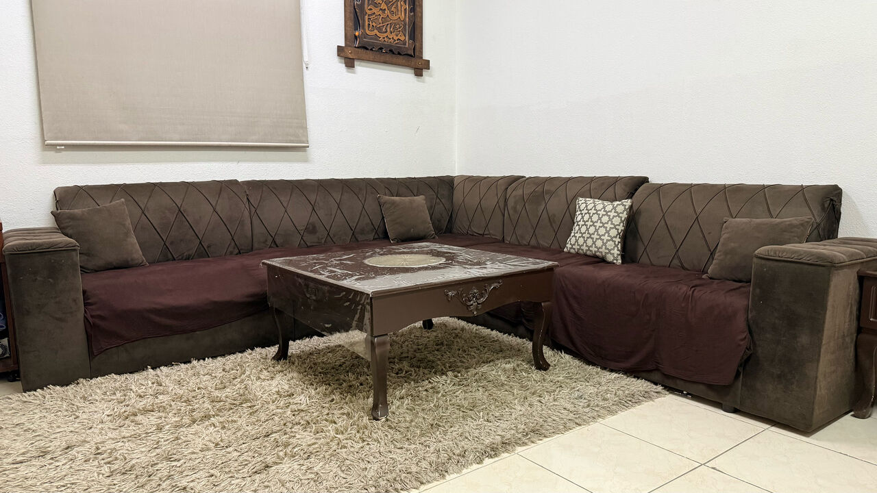 Jubail, Furniture, SAR 600,  Sofa Set & Tea Table (Price Reduced!) Urgent Sale