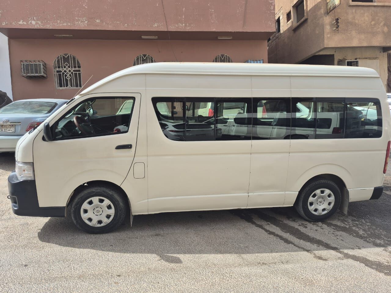 Riyadh, Pick Up & Drop Off, Coaster Buses 23,30 & Haice Bus 14 Seater Available For Rent