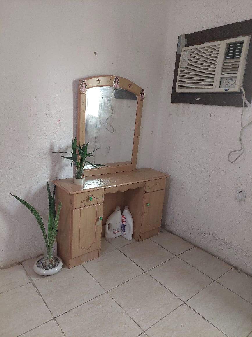 Jeddah, Apts/Flats Wanted, SAR 23000/year,  2 BR,  2 BHK Appartment With House Hold Items For Sale, Call After 5pm