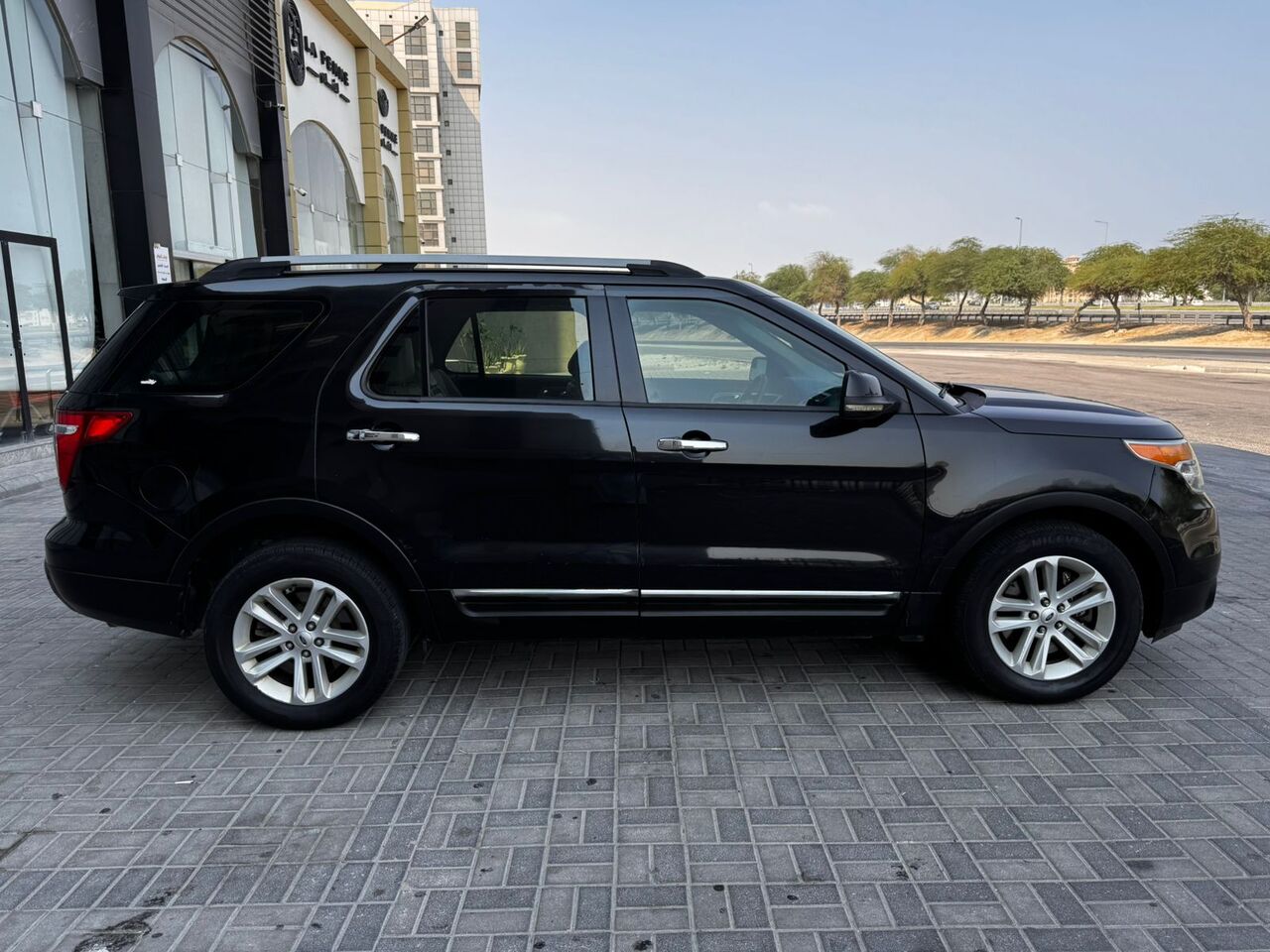 Riyadh, Vehicles, Cars & Trucks , SAR 36000,  Ford Explorer,  2013,  Automatic,  381500 KM,   XLT  - 4x4 - SUV