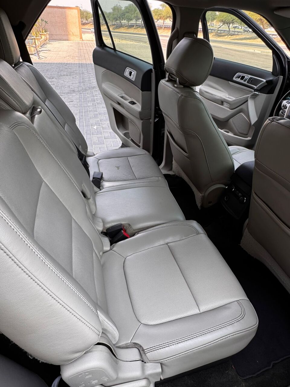 Riyadh, Vehicles, Cars & Trucks , SAR 36000,  Ford Explorer,  2013,  Automatic,  381500 KM,   XLT  - 4x4 - SUV