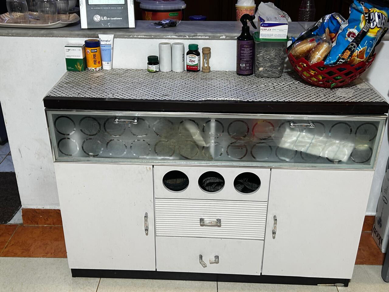 Riyadh, Furniture, SAR 300,  Household Furniture For Sell In AlMalaz - 0506119448