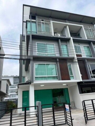 Bangkok, Villas, THB 120000,  50 Sq. Feet,  BH4351 ให้เช่าโฮมออฟฟิศ 4 ชั้น B Square พระราม 9 เหม