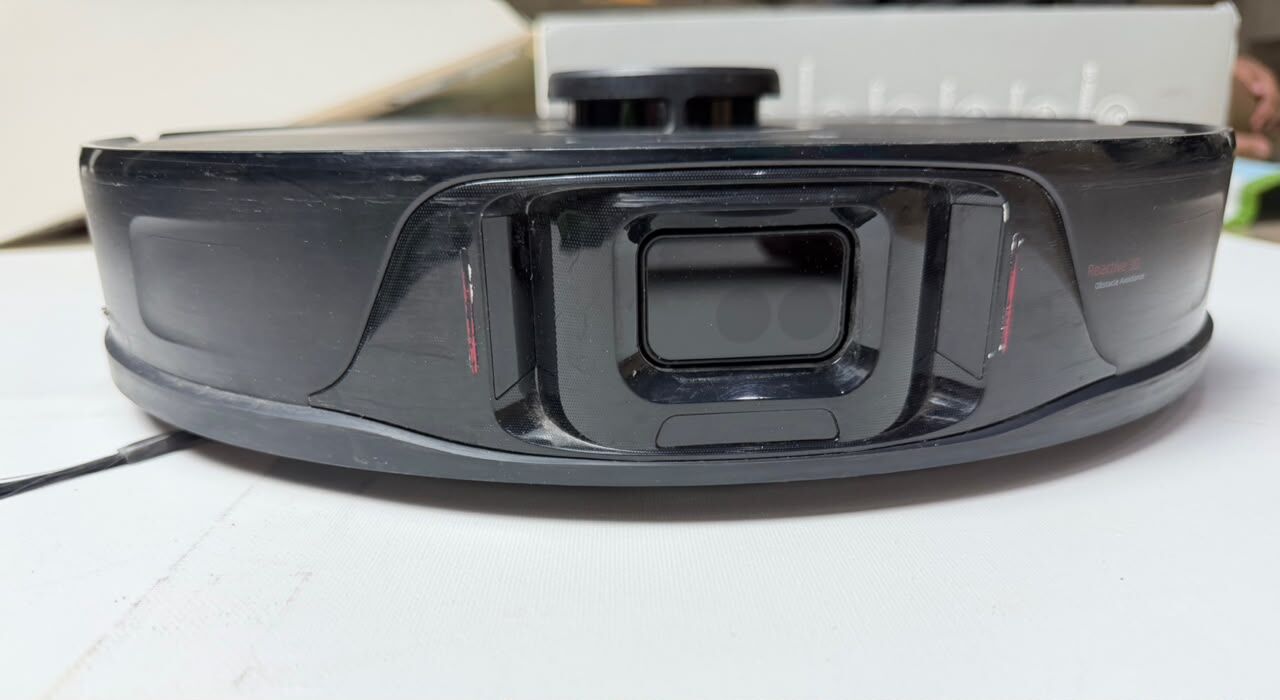 Riyadh, Electronics, SAR 150,  Roborock S8 Robot Vacuum & Mop &ndash; 6000Pa | Used 2 Months