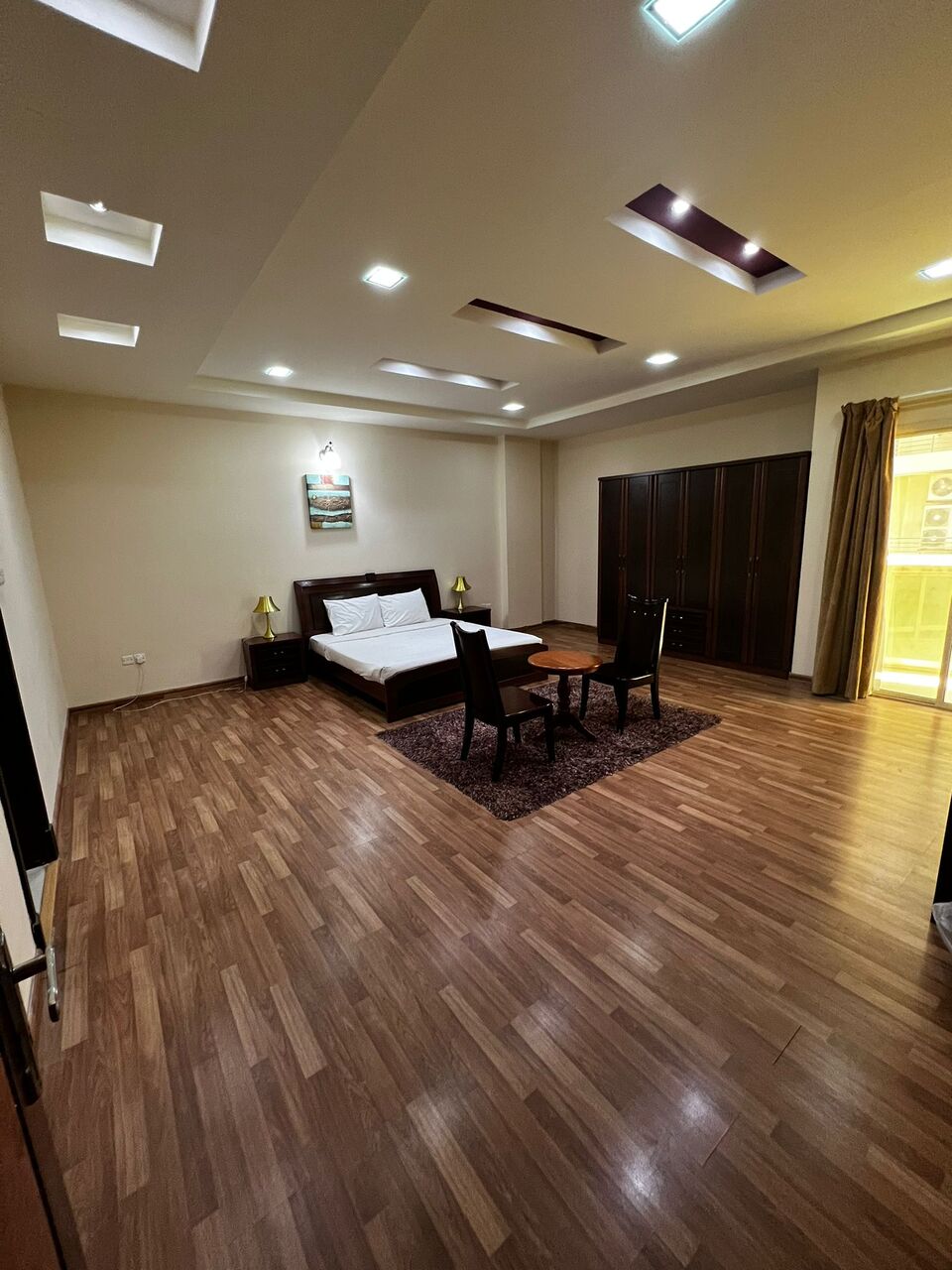 Juffair, Apartments, Flats, Houses & Villas, BHD 380/month,  Furnished,  2 BR,  123 Sq. Meter,  Fully Furnished 2 BHK In Juffair🏘️🇧🇭 📌Near Juffair Mall 🗣️ 🛋️ Big Hall 🛋️ 🛌2 Bedro