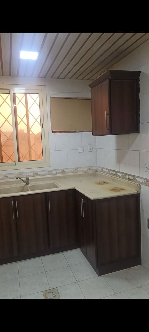 Al Jubail Al Balad, Rooms for Rent, SAR 1050/month,  Excutive Bachelor Flatmate Required- 2 BHK Unfurnished Flat In Jubail ( Indian Preferred)