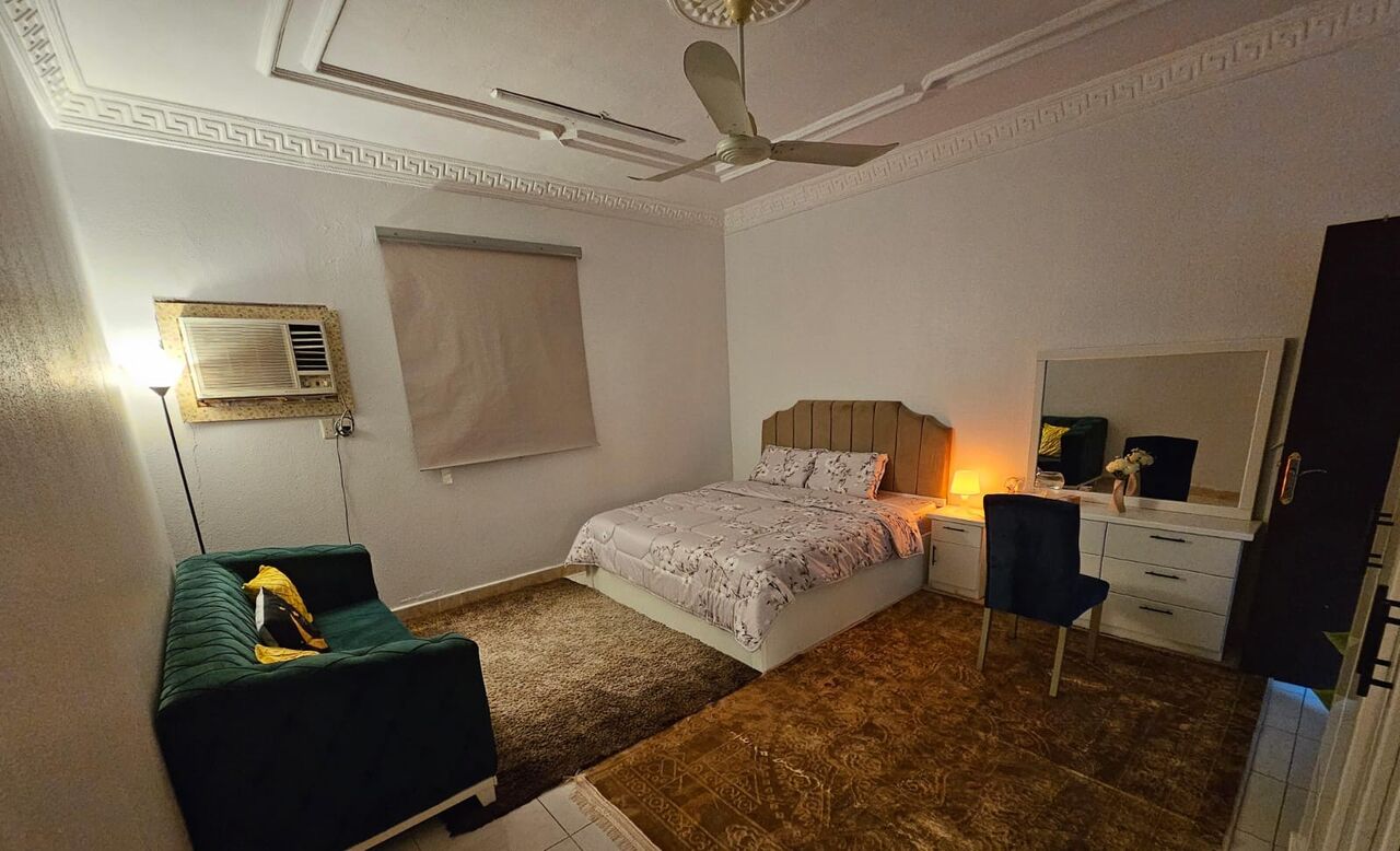 Dammam, Household Items, SAR 1500,  Bedframe With Mattress