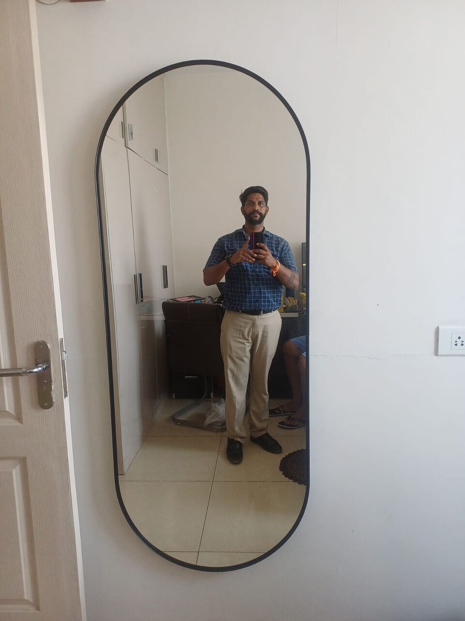 Punjab, Interior Design, Toughened Lacquered Fluted Looking Glass Dealer Shop