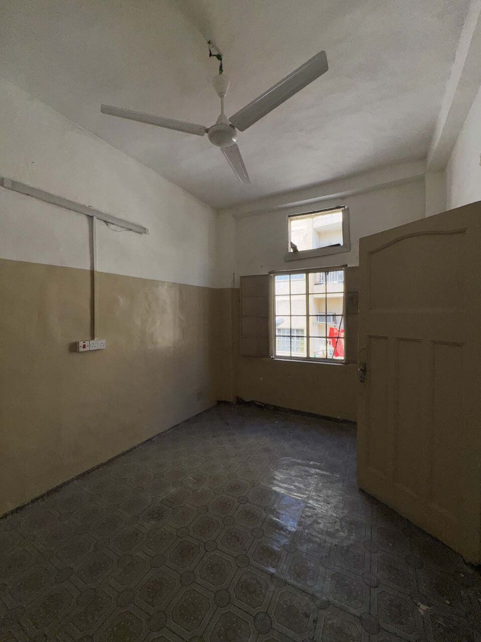 Manama, Apartments, Flats, Houses & Villas, BHD 150/month,  3 BR,  Flat For Rent - Near Manama Bus Terminal