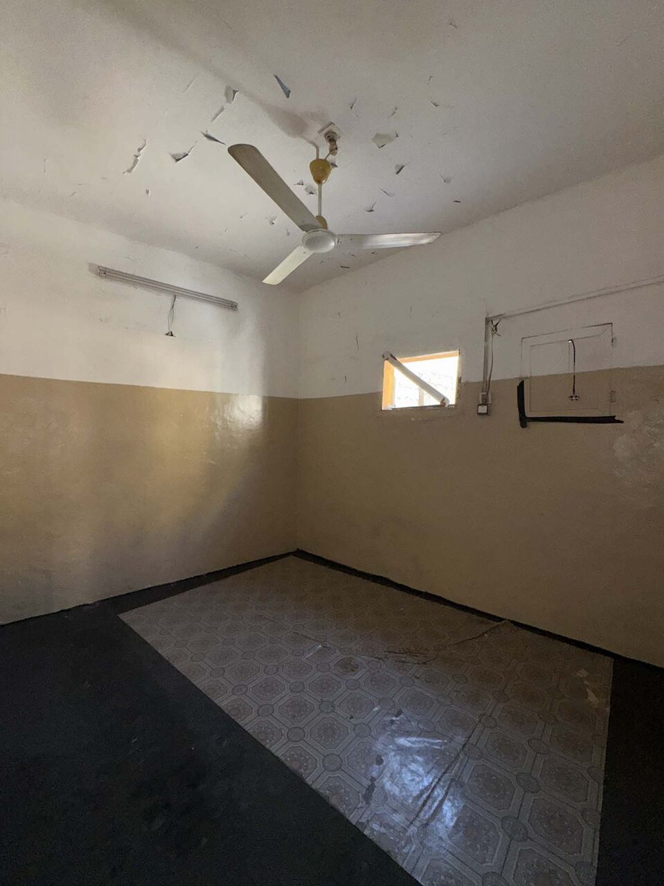 Manama, Apartments, Flats, Houses & Villas, BHD 150/month,  3 BR,  Flat For Rent - Near Manama Bus Terminal
