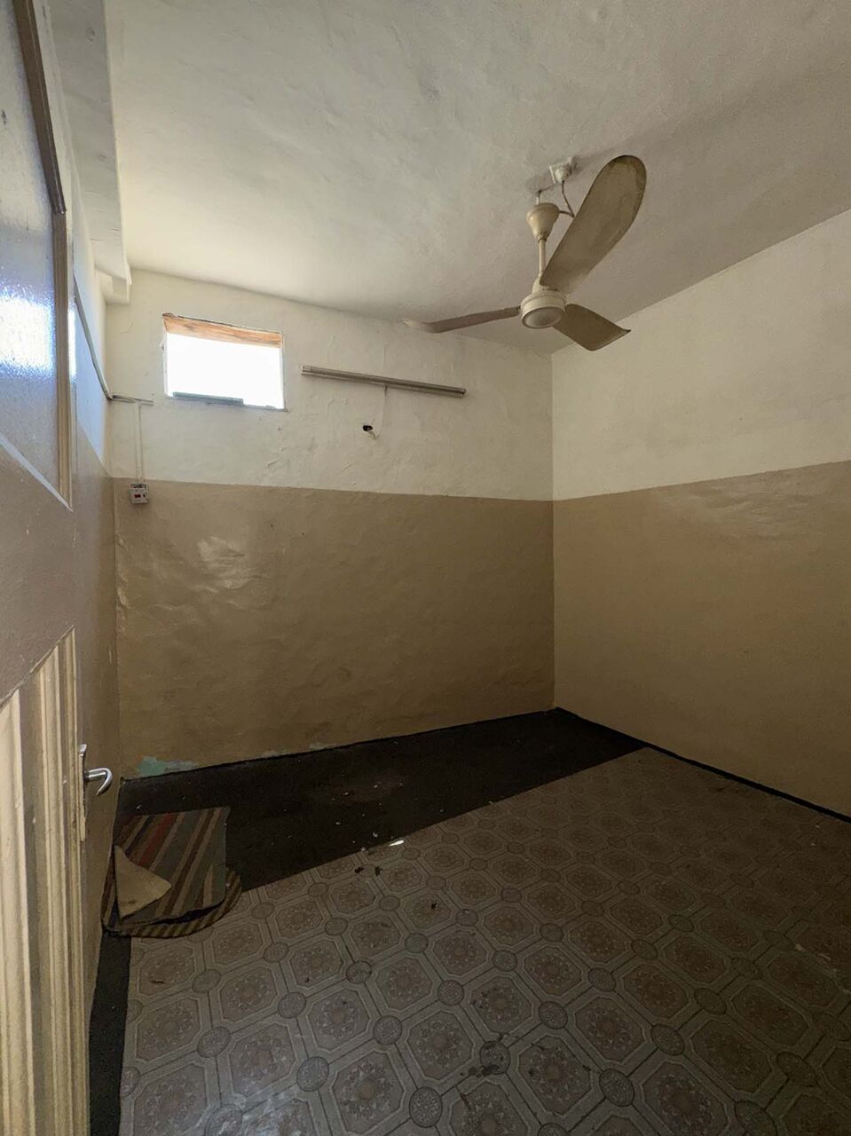 Manama, Apartments, Flats, Houses & Villas, BHD 150/month,  3 BR,  Flat For Rent - Near Manama Bus Terminal