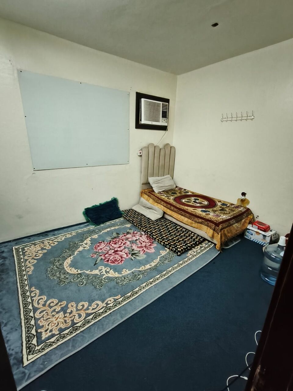 Riyadh, Rooms for Rent, SAR 700/month,  Room Available Inside A Flat.  💰 Rent: 700 SAR/month ⚡ Electricity: Not Included ❄️ AC: A