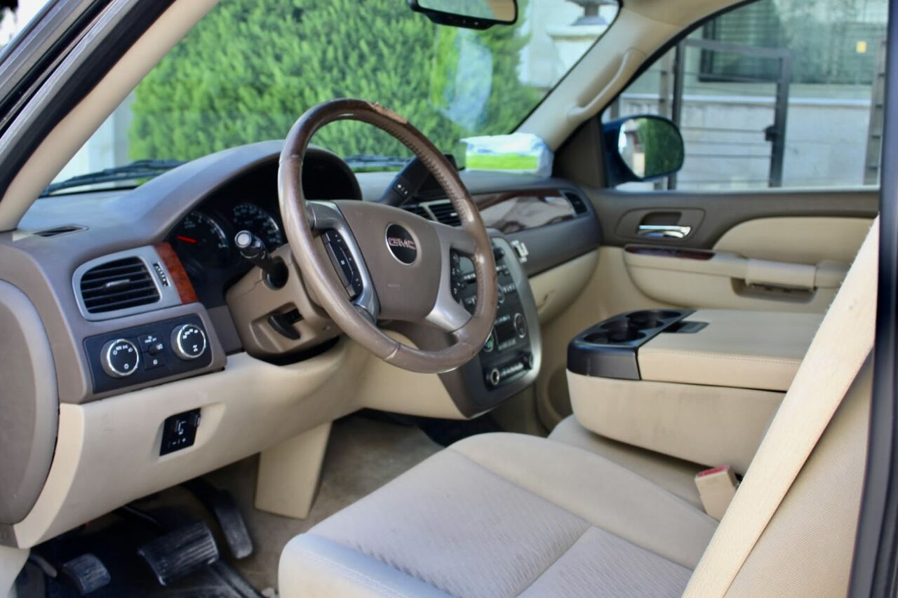Amman, Vehicles, Cars & Trucks , JOD 7000,  Gmc Yukon XL,  2012,  Automatic,  88649 KM,     Diplomatic