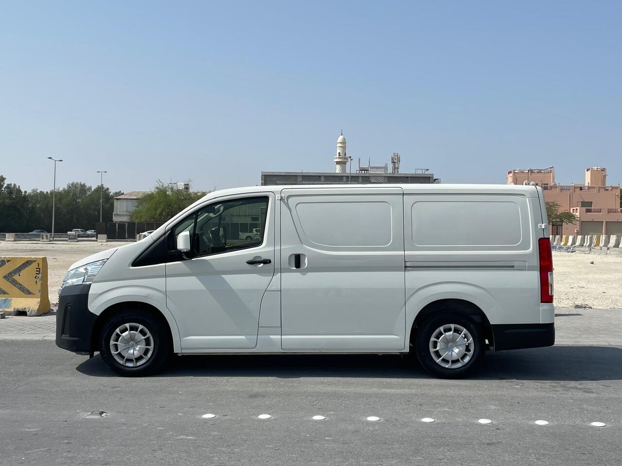 Manama, Vehicles, Cars & Trucks , BHD 6600,  Toyota Hi-Ace,  2021,  Manual,  140000 KM,