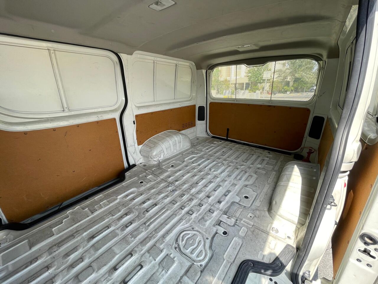 Manama, Vehicles, Cars & Trucks , BHD 6600,  Toyota Hi-Ace,  2021,  Manual,  140000 KM,