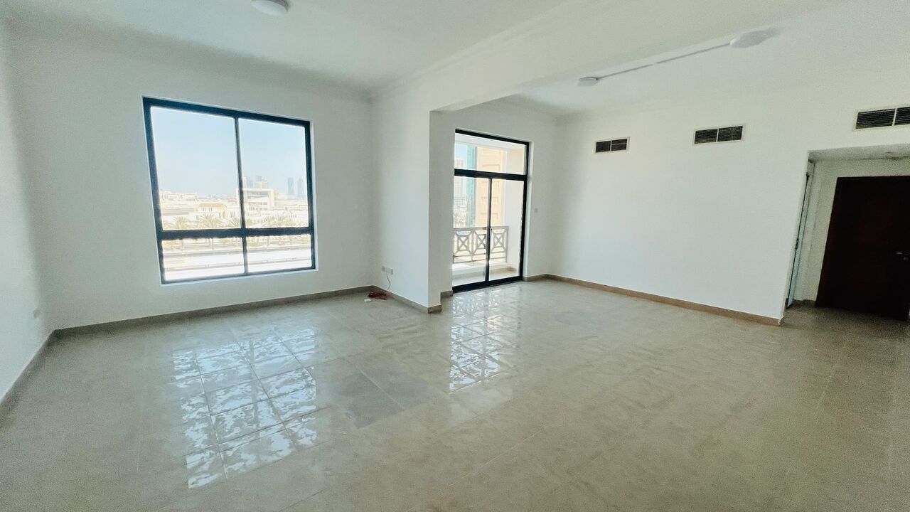 Al Seef, Offices, BHD 375,  124 Sq. Meter,  Bright And Spacious Office For Rent In Seef
