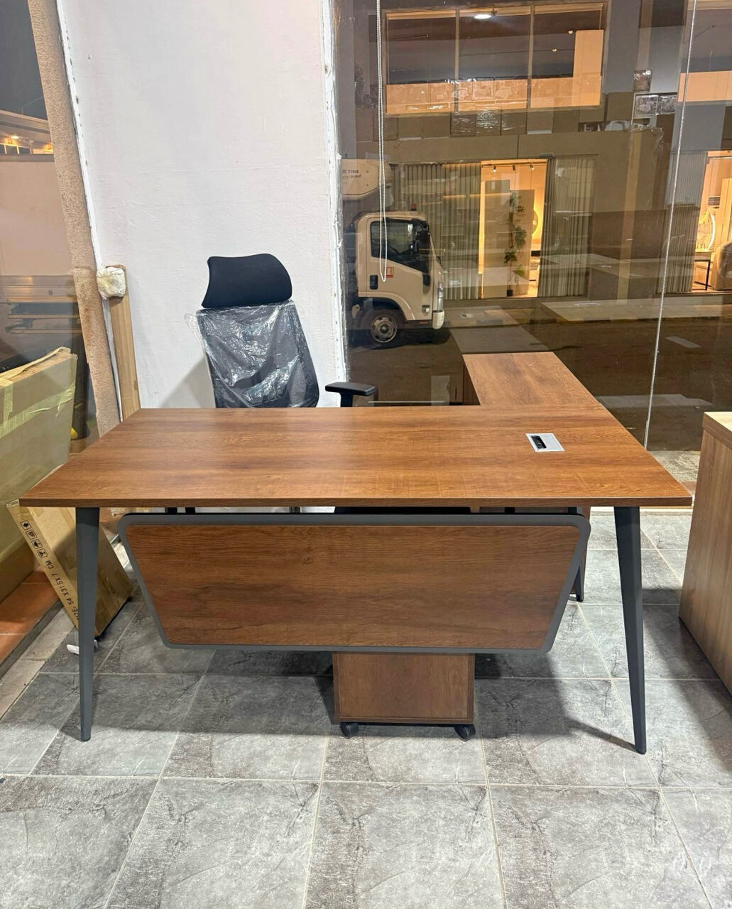 Al Safa, Furniture, SAR 1,  Modern Office Furniture Sets Are Available And Office Tables And Office Chairs