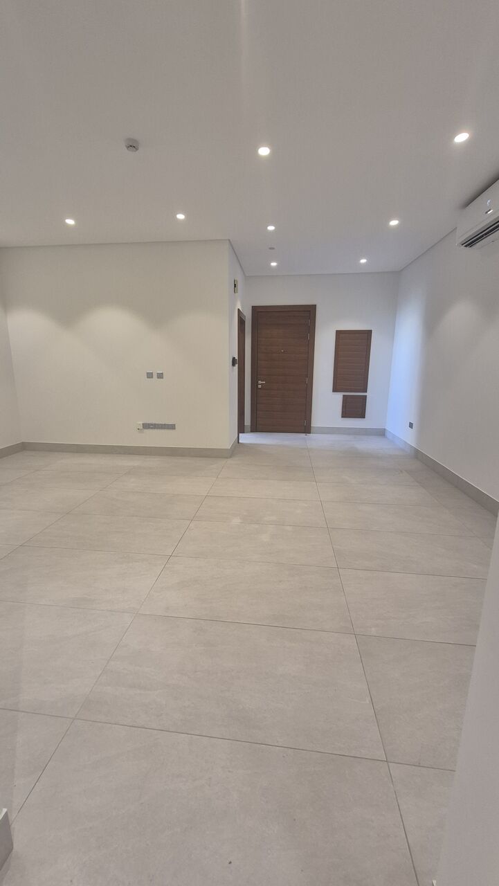 Manama, Apartments, Flats, Houses & Villas, BHD 375/month,  Furnished,  3 BR,  193 Sq. Meter,  Flat For Rent