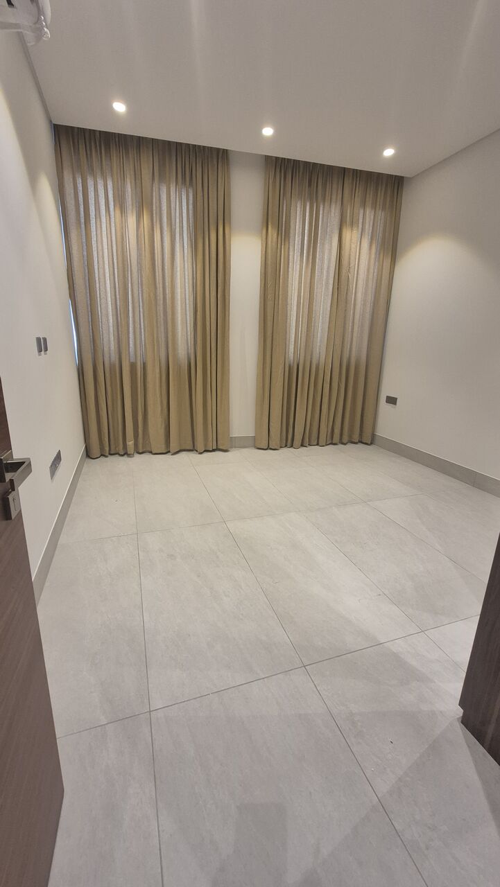 Manama, Apartments, Flats, Houses & Villas, BHD 375/month,  Furnished,  3 BR,  193 Sq. Meter,  Flat For Rent