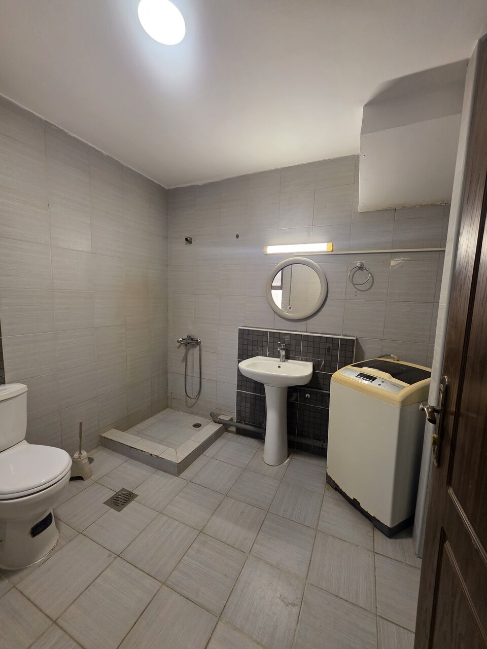 Hoora, Apartments, Flats, Houses & Villas, BHD 200/month,  Furnished,  1 BR,  - Neet & Clean Furnished 1 BHK Flat With Ewa @ 200/BD In Hoora