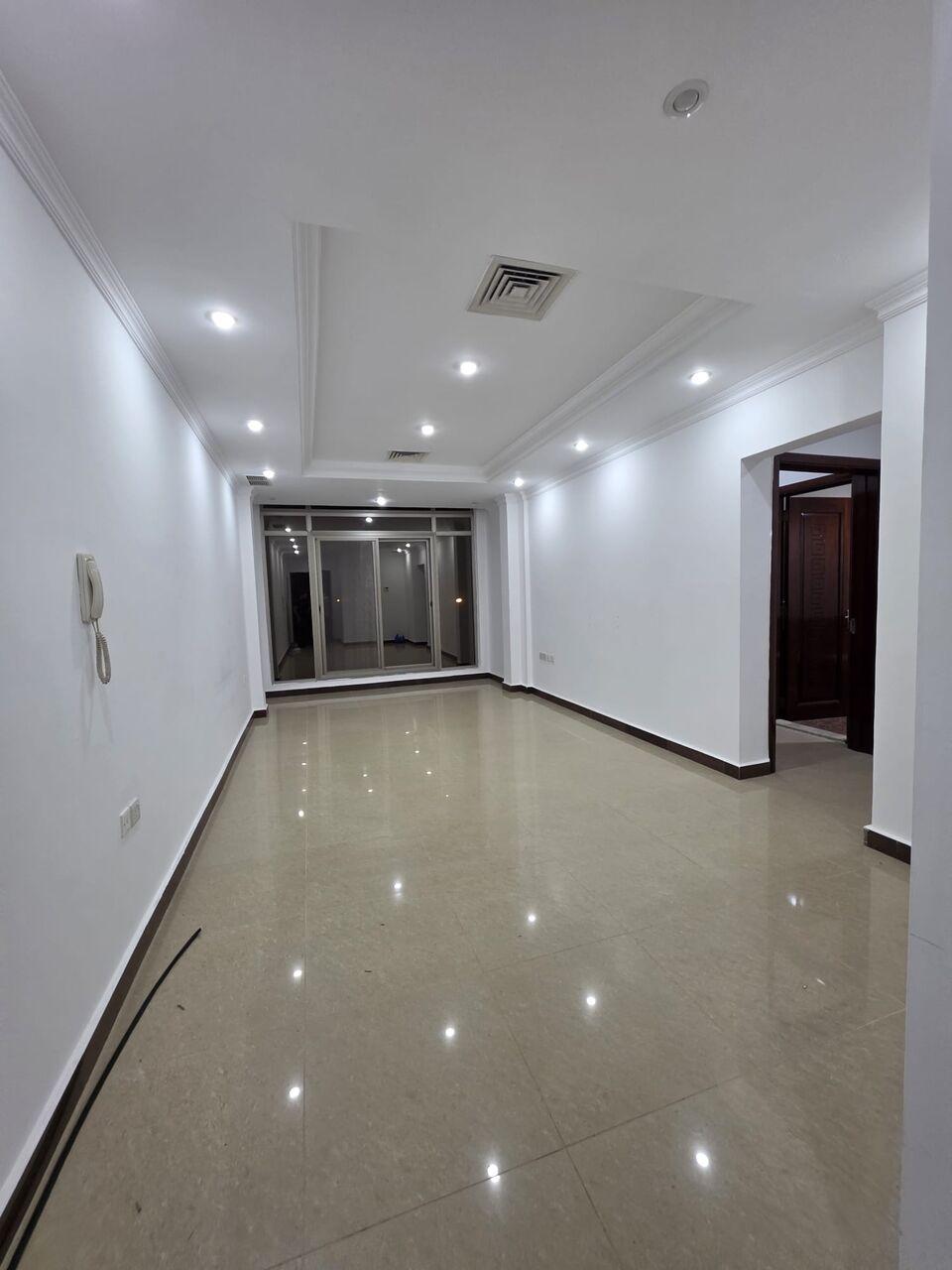 Salmiya, Apartments, Flats, Houses & Villas, KWD 390/month,  2 BR,  Apartment For Rent In Salmiya Featuring A Living Room (7.3m X 3.5m).