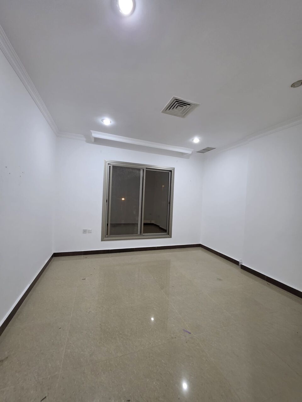 Salmiya, Apartments, Flats, Houses & Villas, KWD 390/month,  2 BR,  Apartment For Rent In Salmiya Featuring A Living Room (7.3m X 3.5m).