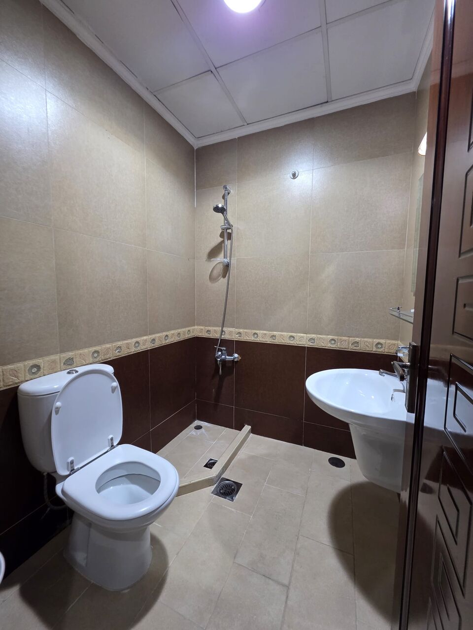 Salmiya, Apartments, Flats, Houses & Villas, KWD 390/month,  2 BR,  Apartment For Rent In Salmiya Featuring A Living Room (7.3m X 3.5m).