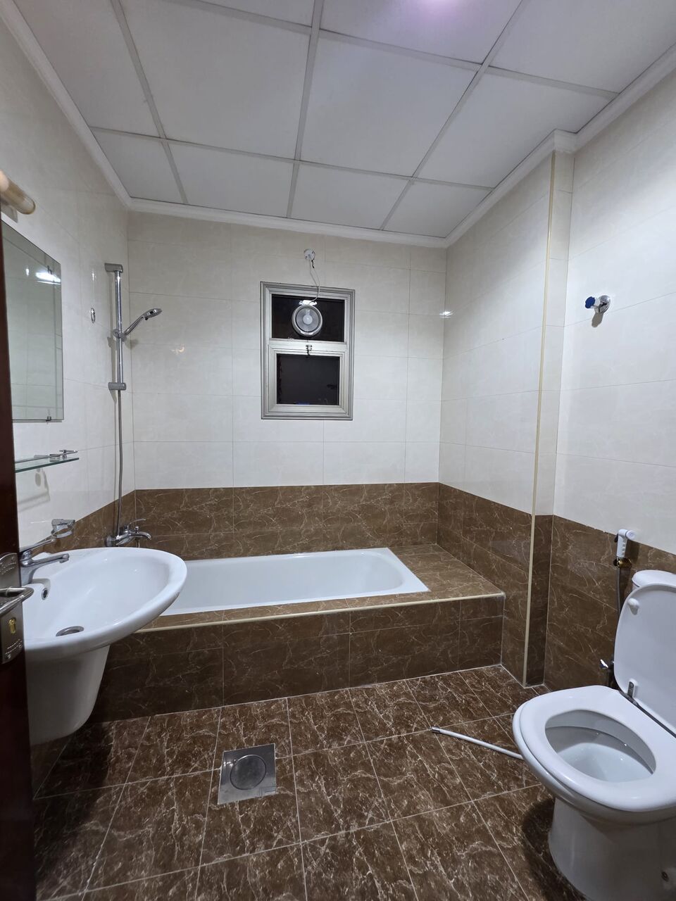 Salmiya, Apartments, Flats, Houses & Villas, KWD 390/month,  2 BR,  Apartment For Rent In Salmiya Featuring A Living Room (7.3m X 3.5m).